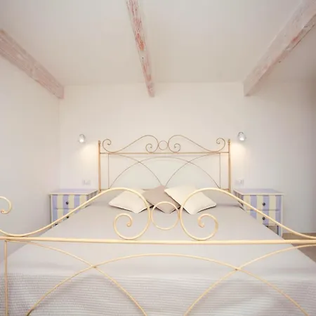 Baccara Apartment *